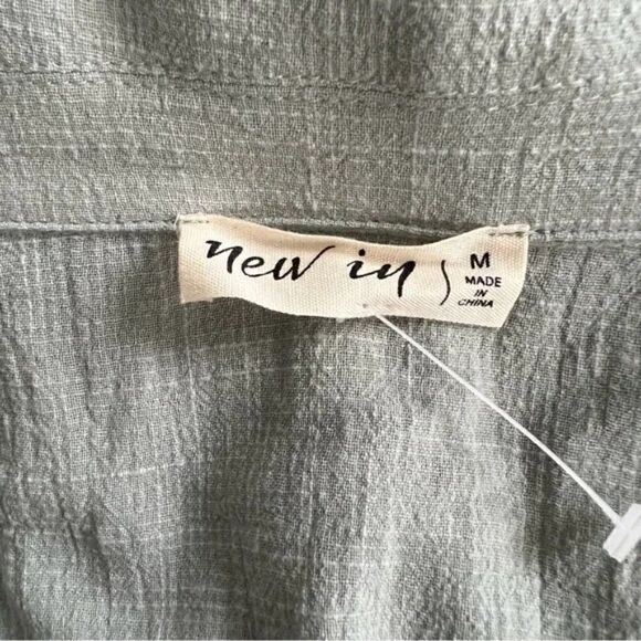 🆕 New In Sage Green Button Down Women’s Blouse size M - Picture 6 of 7